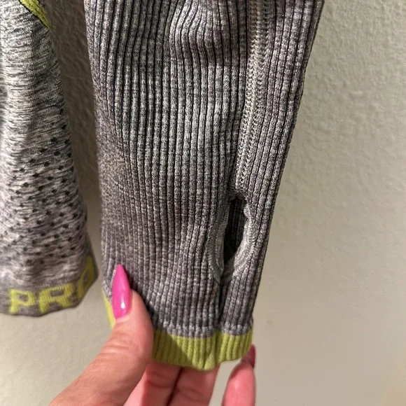 Nike Pro hooded top - Picture 3 of 7